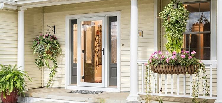 screen door installation in Moncton