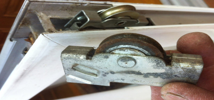 screen door roller repair in Moncton